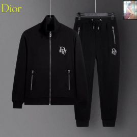 Picture of Dior SweatSuits _SKUDiorM-3XL12yn13127829